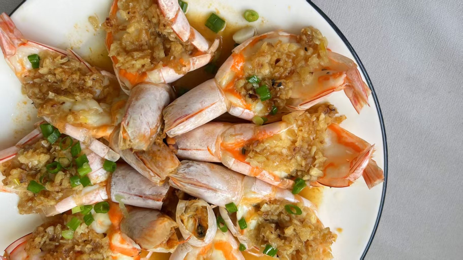 Steamed King Prawns with Garlic